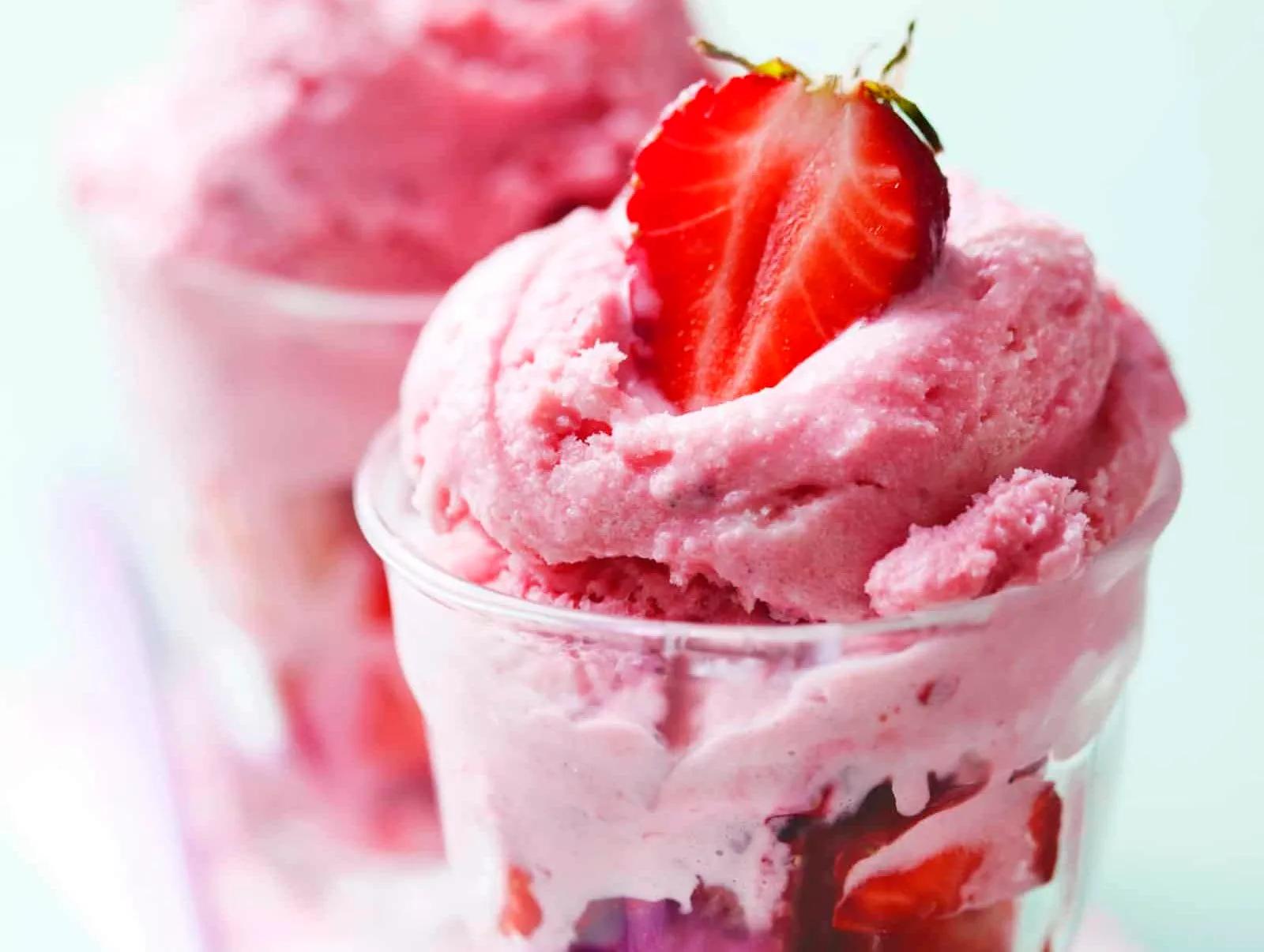 Cremiges Erdbeer-Eis – Rezept für den Thermomix®
