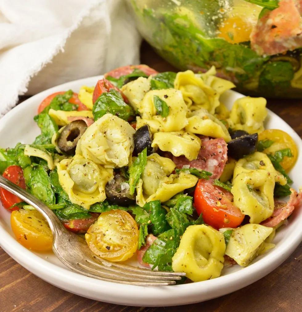 Spinach Tortellini Italian Pasta Salad Recipe - video - WonkyWonderful