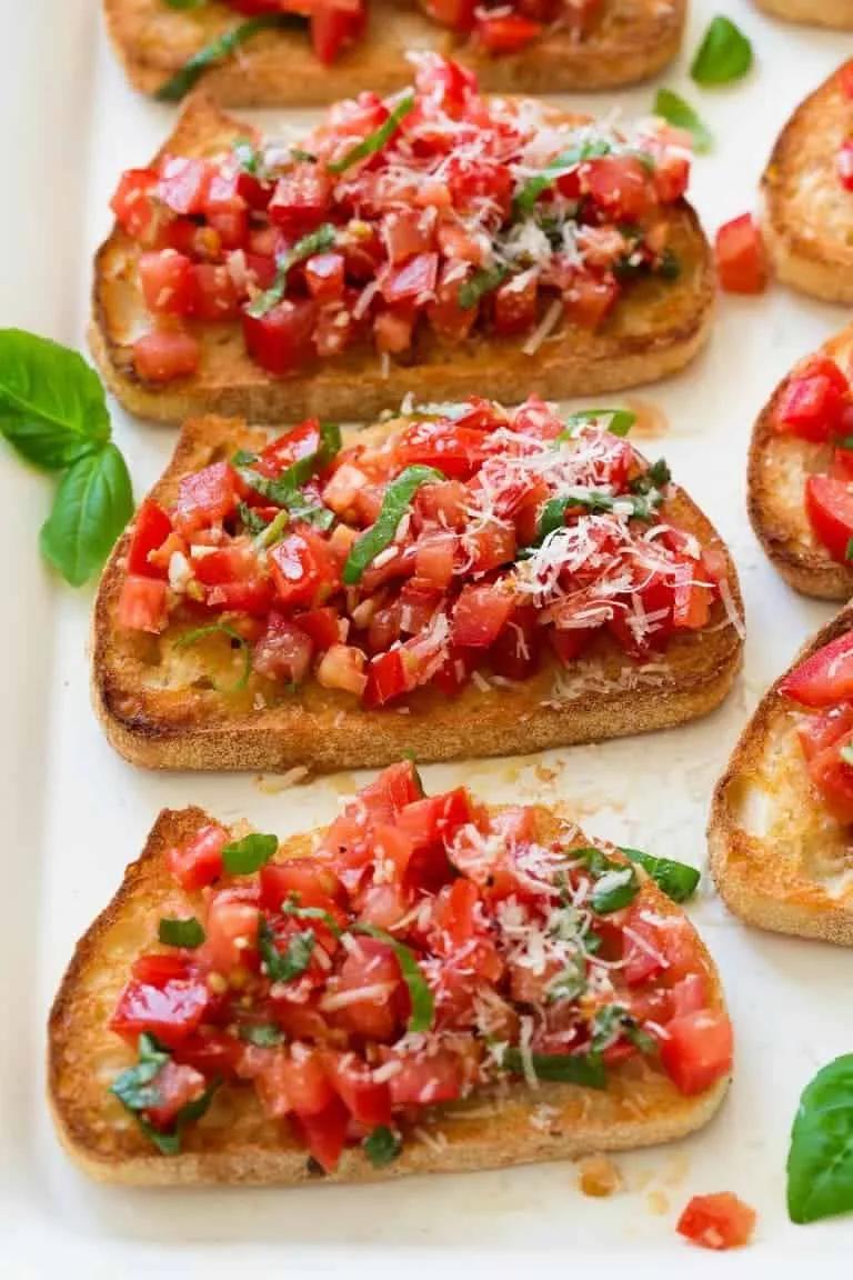 Bruschetta mit Tomaten - einfach in 15 Minuten 🍝 - Die Rezepte