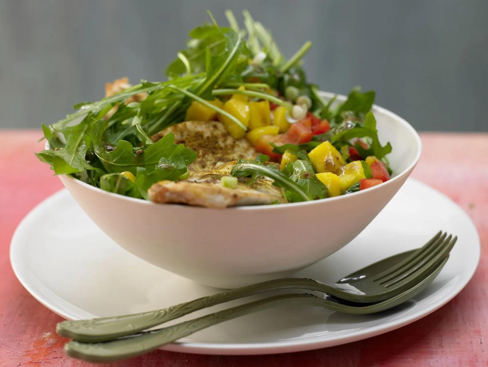 Rucola-Mango-Salat Rezept | EAT SMARTER