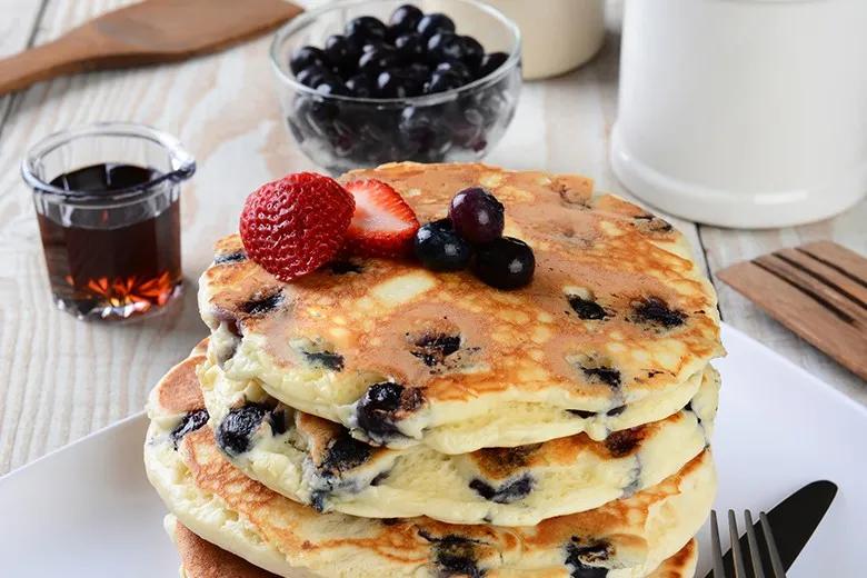 Blaubeerpfannkuchen - Rezept | GuteKueche.de