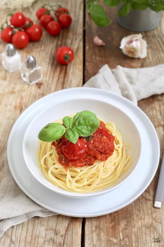 Schnelle Pasta Mit Tomaten Und Basilikum Rezept Sweets Lifestyle | My ...