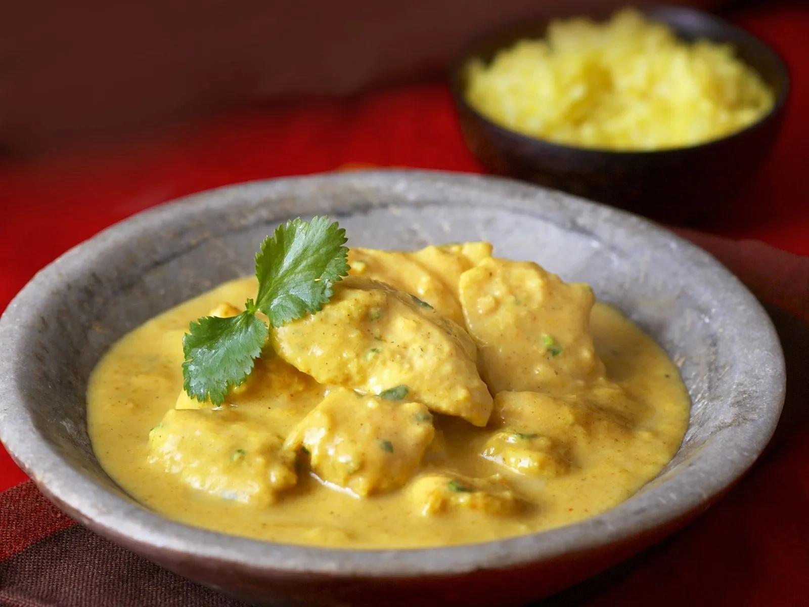 Curryhähnchen auf indische Art (Chicken Korma) Rezept | EAT SMARTER