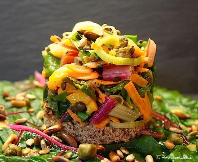 Die Inspiration für diesen farbenfrohen Salat hatte ich von Jutta ...