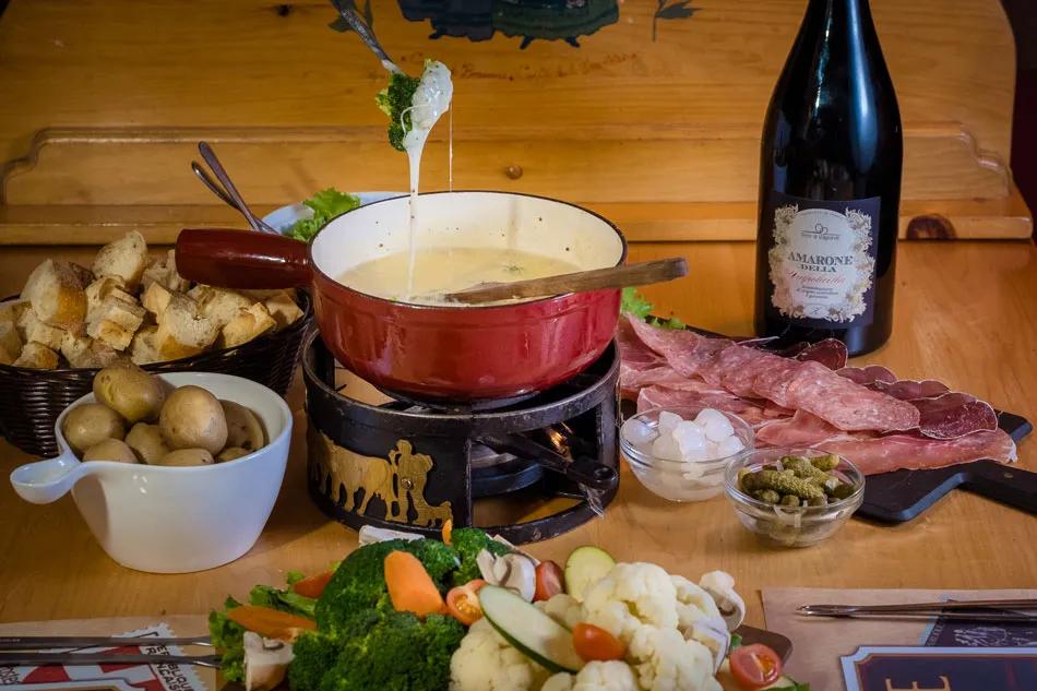 Raclette and fondue menu Tremblant | Restaurant La Savoie