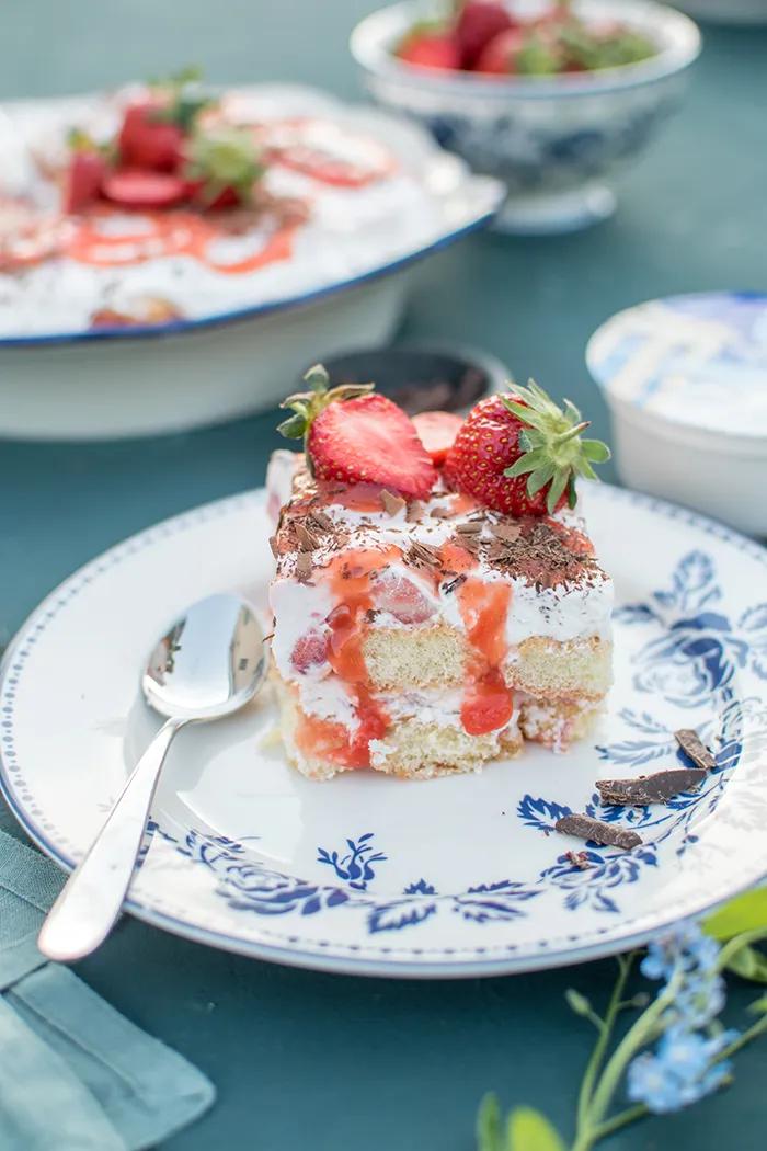 Erdbeer-Joghurt-Tiramisu: Her mit dem Dessert! ⋆ Knusperstübchen