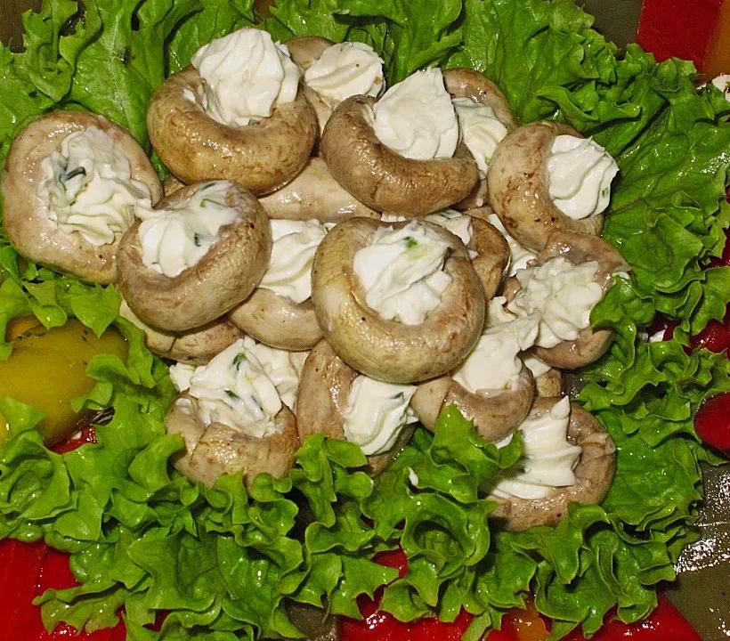 Gefüllte Champignons mit Frischkäse und Knoblauch von Pueppi1981 ...
