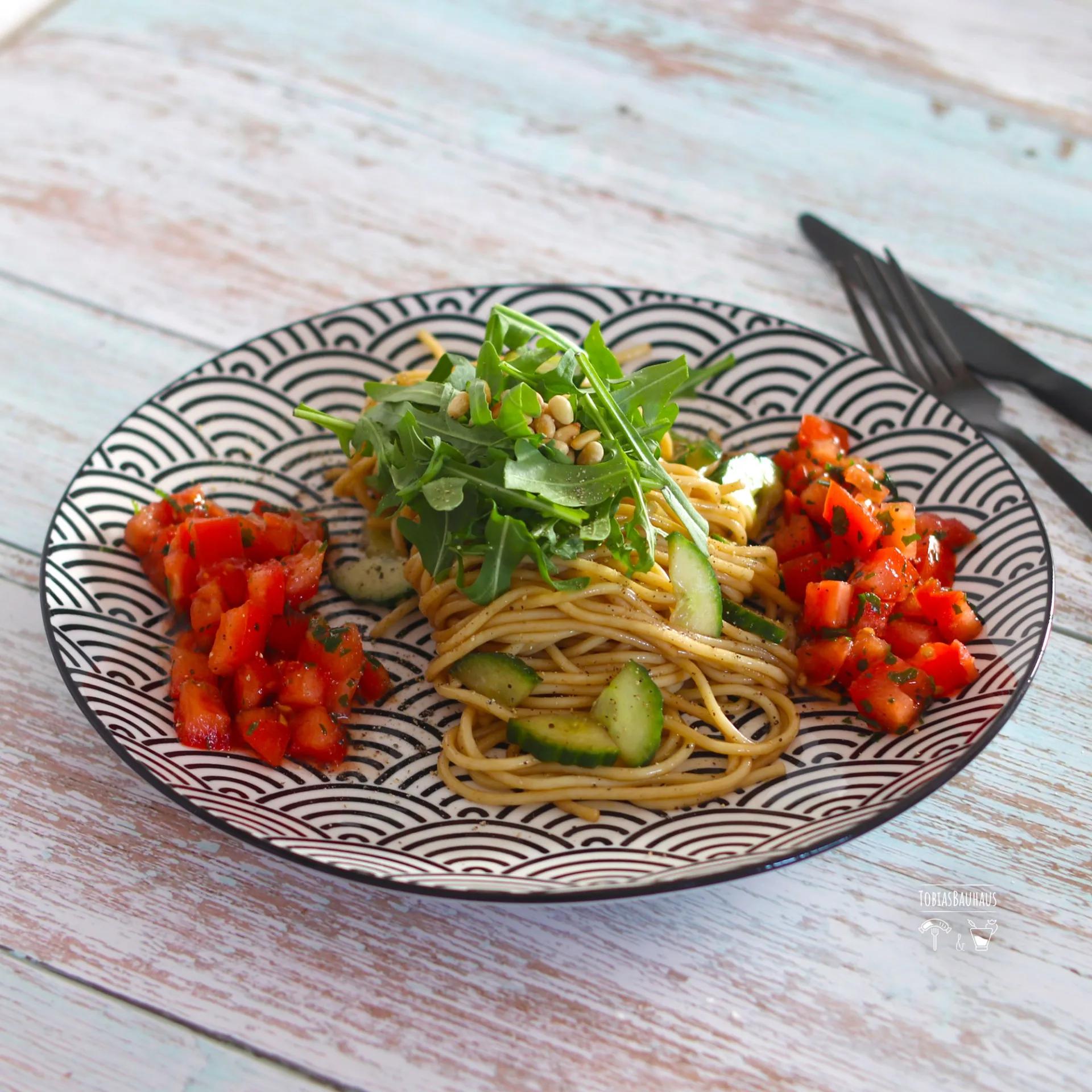 Spaghetti-Rucola-Salat » Rezept bei TB Food &amp; Drink
