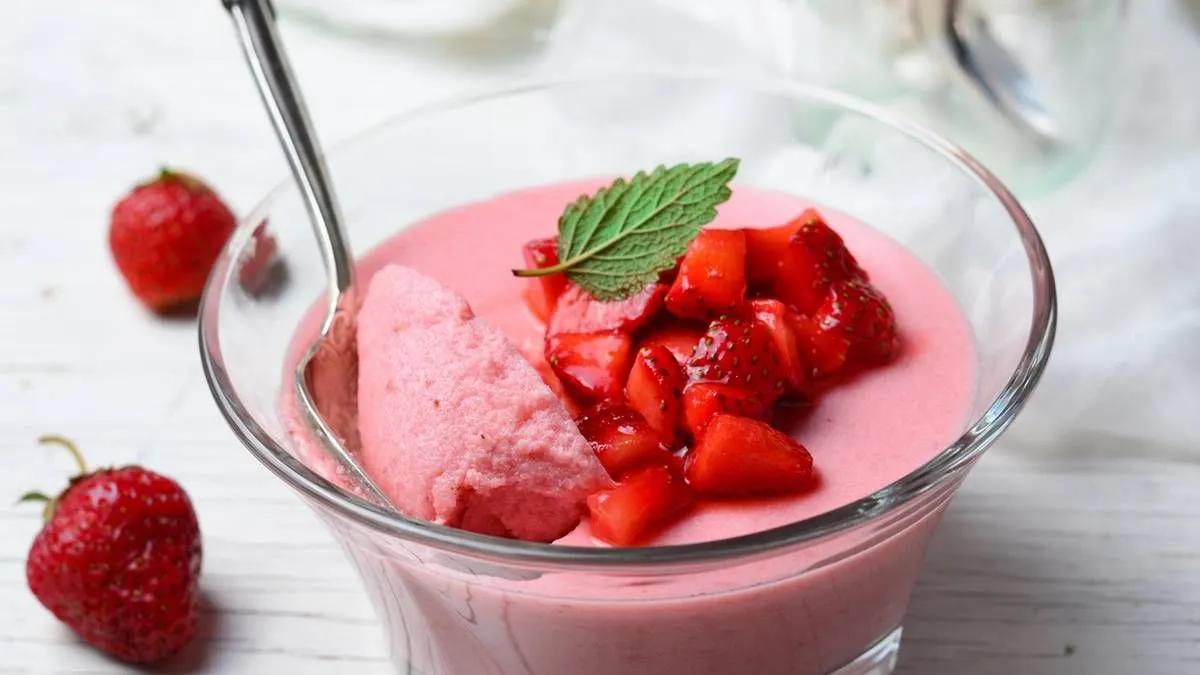 Erdbeercreme | Rezept | Rezepte, Erdbeer mousse, Lecker