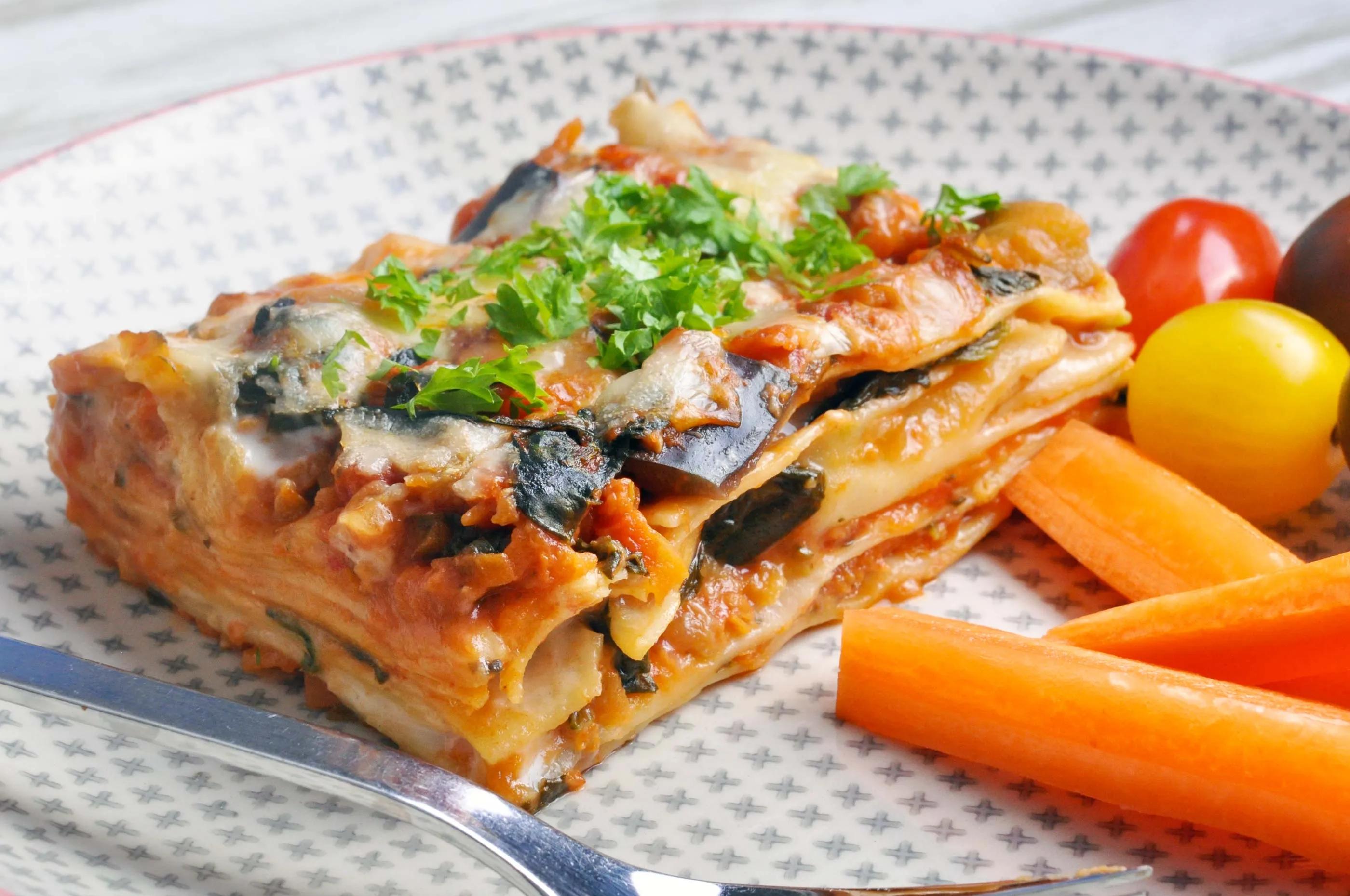 Veggie lasagne with spinach, aubergine and carrot - good for two days