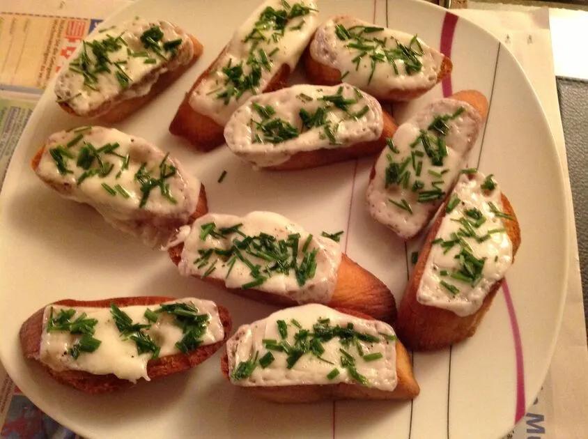 Überbackene Ziegenkäse-Crostini – Koch-Wiki