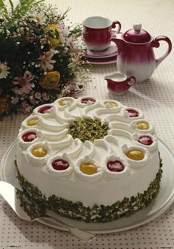 Unser beliebtes Rezept für Himbeer-Pfirsich-Sahne-Torte und mehr als 55 ...