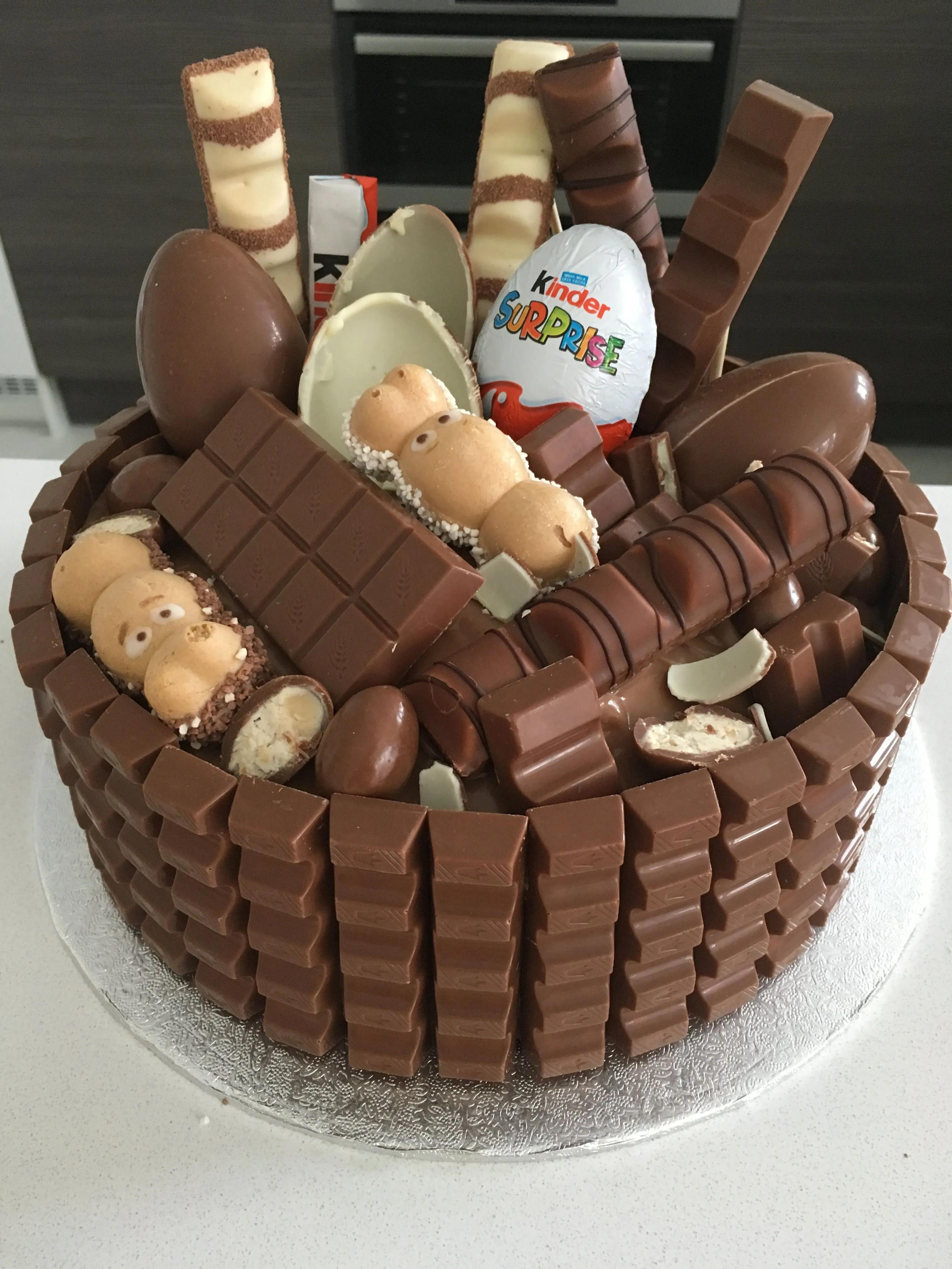 kinder surprise flavoured cake