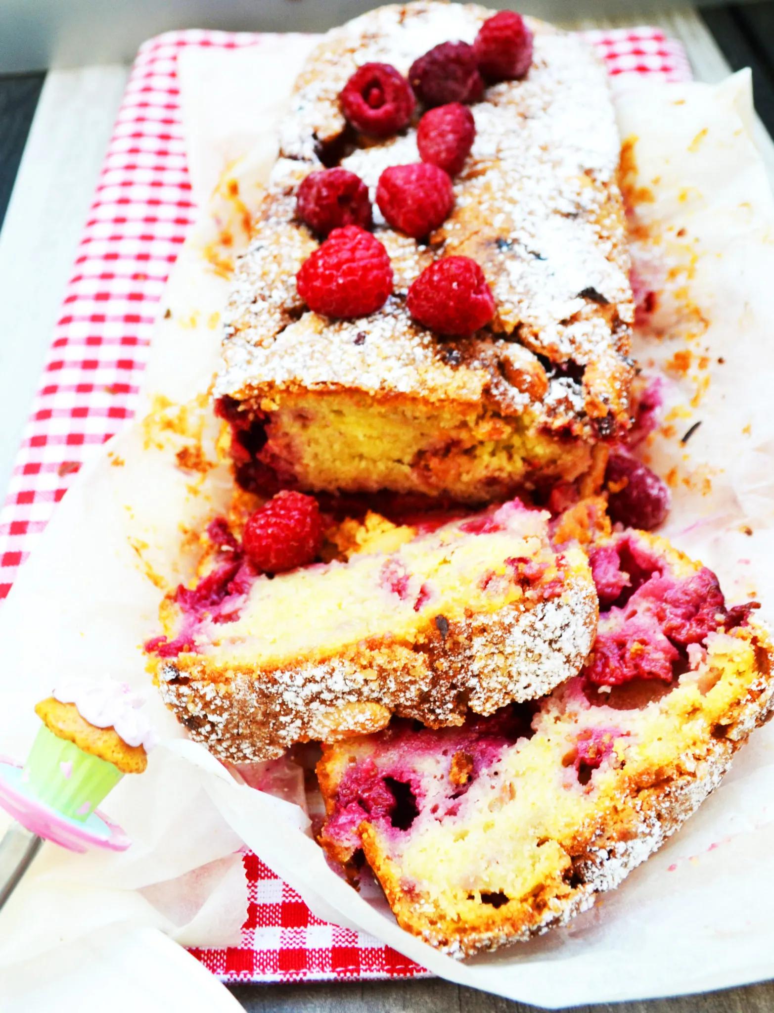 Eine himmlisch fruchtige Liaison! Himbeer-Mandel-Kuchen mit Crème ...