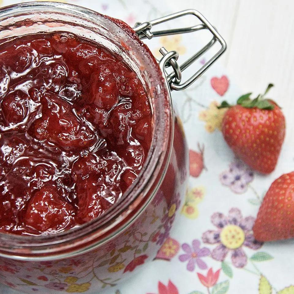 Erdbeerkonfitüre mit Vanille Rezept - [ESSEN UND TRINKEN]