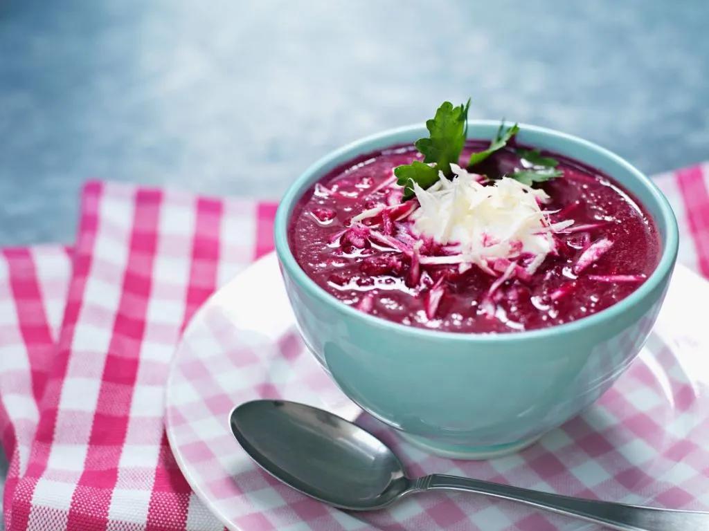 Cremige Rote-Rüben-Suppe mit Meerrettich Rezept | EAT SMARTER