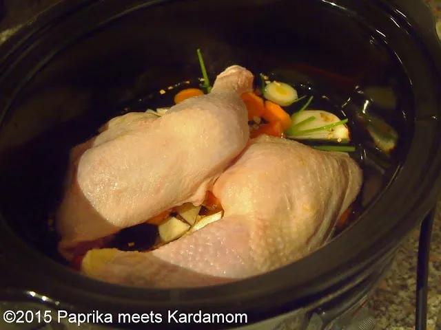 Hühnerbrühe aus dem Slowcooker | Paprika meets Kardamom