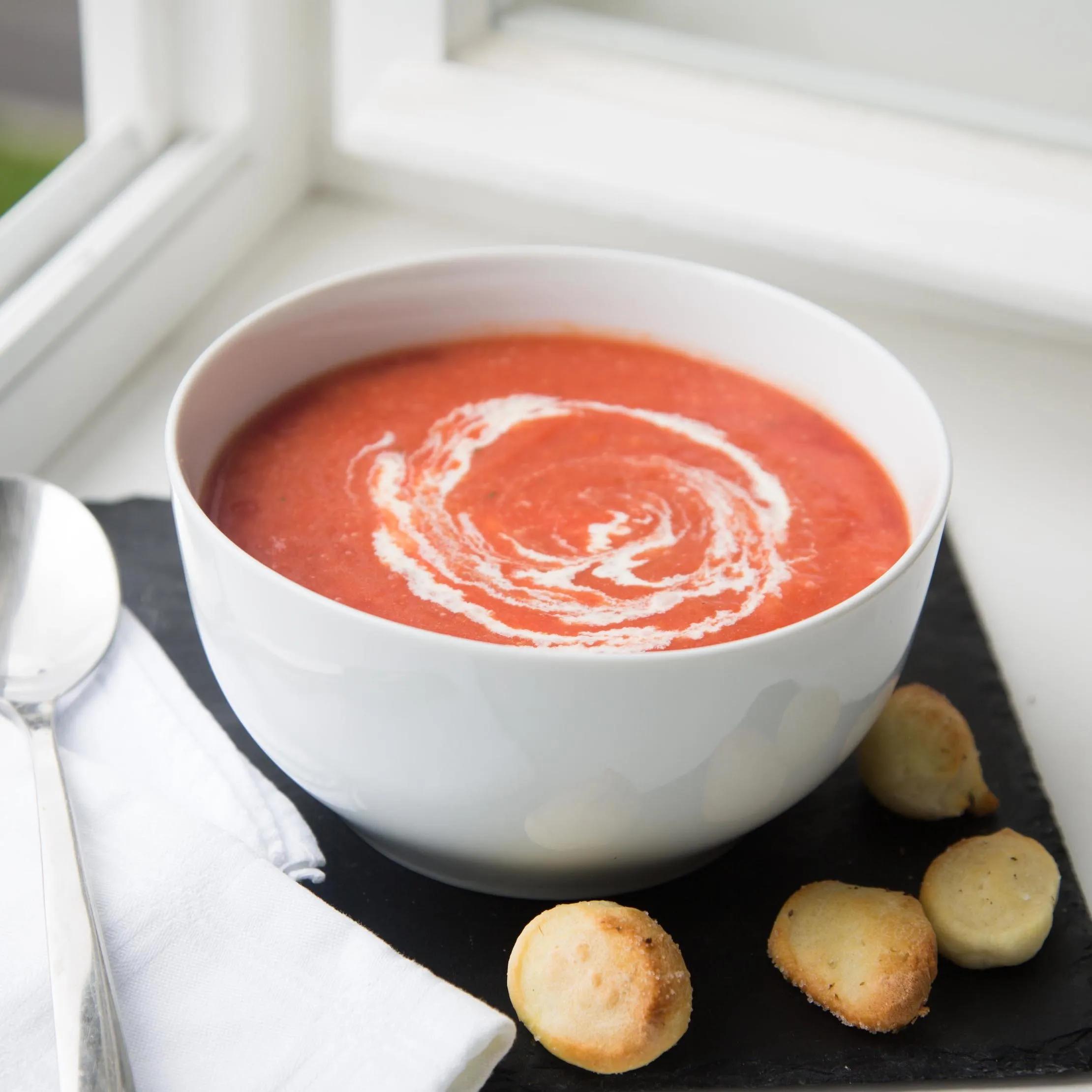 Klassische Tomatensuppe mit Croutons