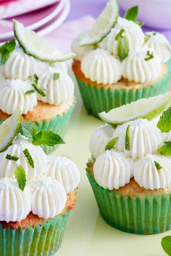 Himmlische Hugo-Cupcakes für Genießer Cupcake Creme, Macarons, Cake ...