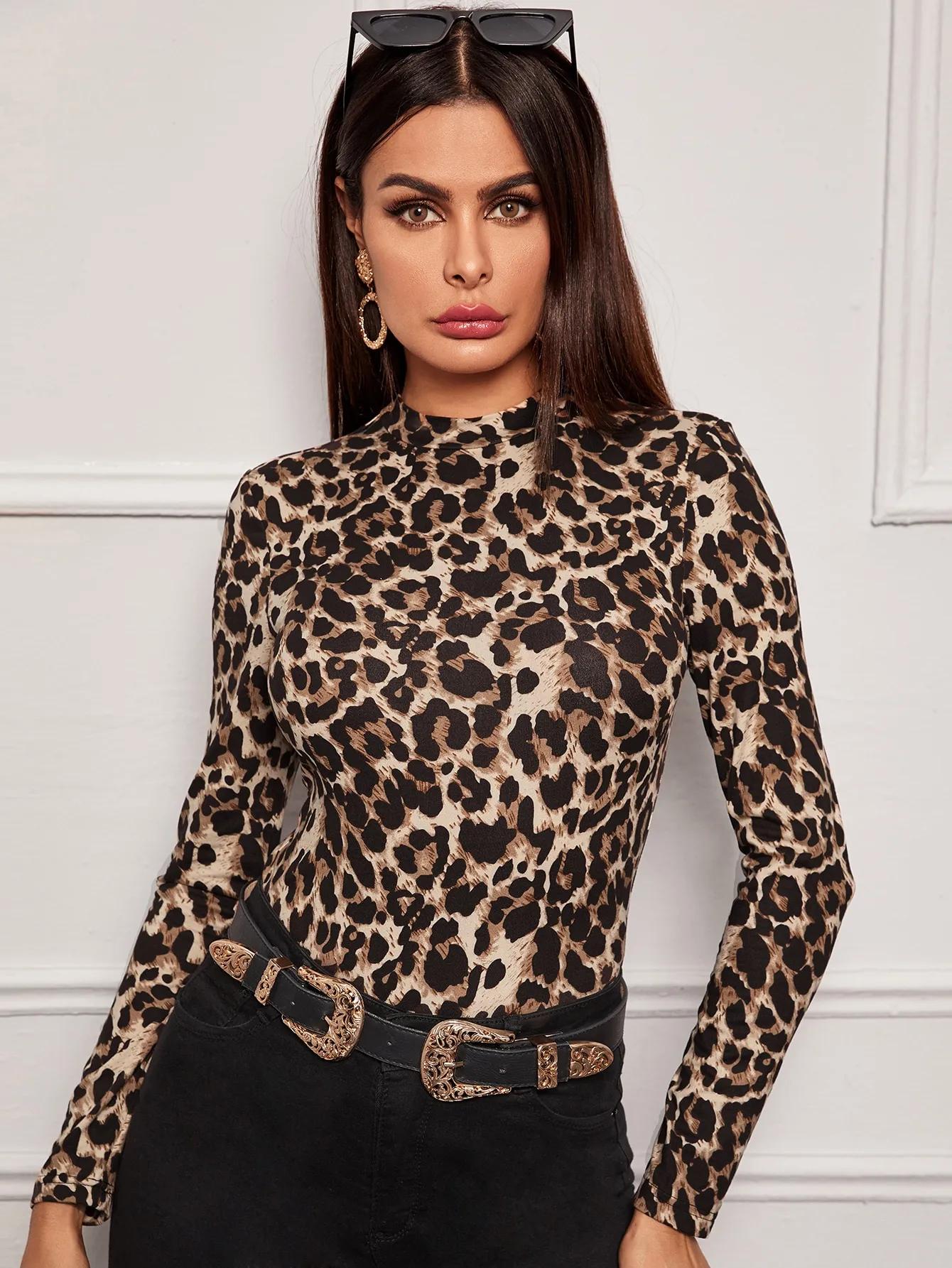 Mock-neck Form Fitted Leopard Tee