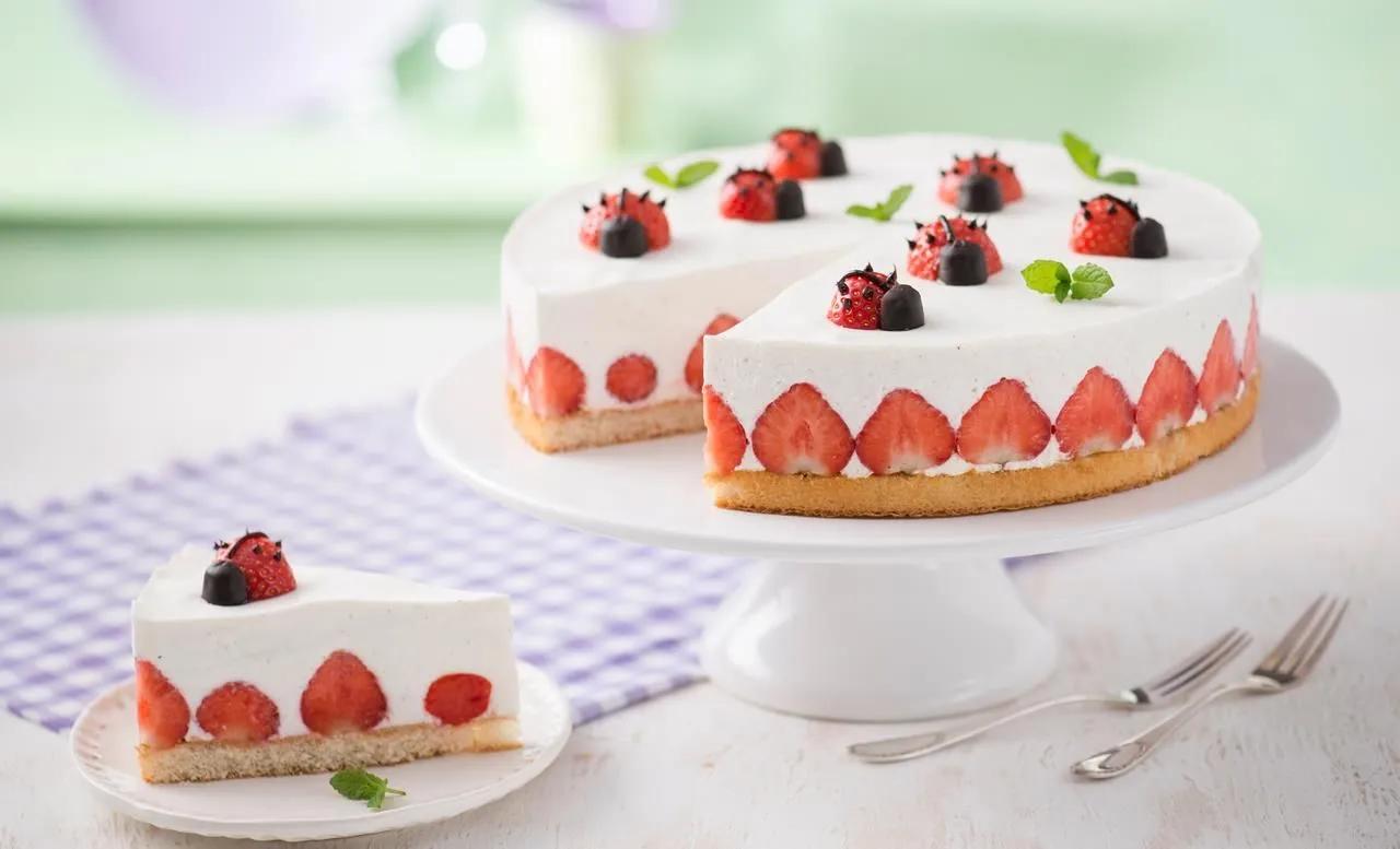 Erdbeer-Quark-Torte | Rezept | Torte ohne backen, Leckere torten und ...