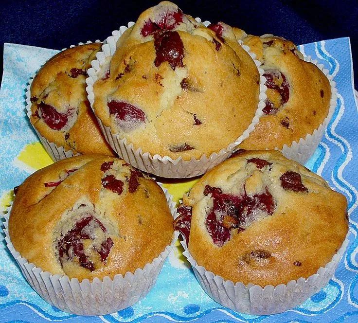 Kirsch - Muffins mit Schoko - Stückchen von kleinemama3 | Chefkoch ...