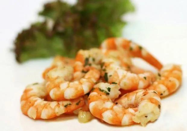 Shrimps mit Knoblauch und Weißwein Rezept | Rezept | Lebensmittel essen ...