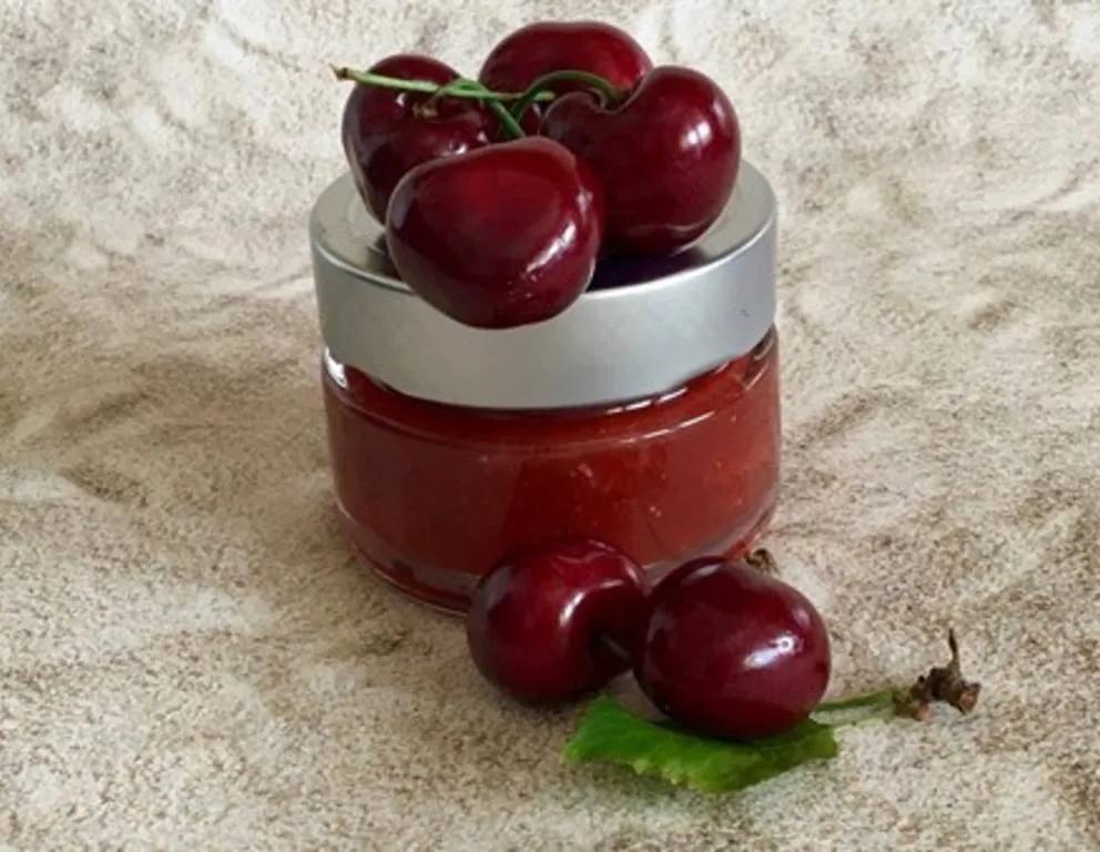 Kirschmarmelade mit Vanille und Rum Rezept - ichkoche