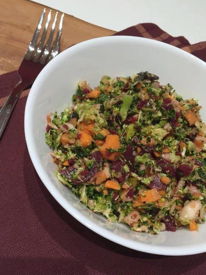 Rohkostsalat mit roter Bete - schnell und kalorienarm ...