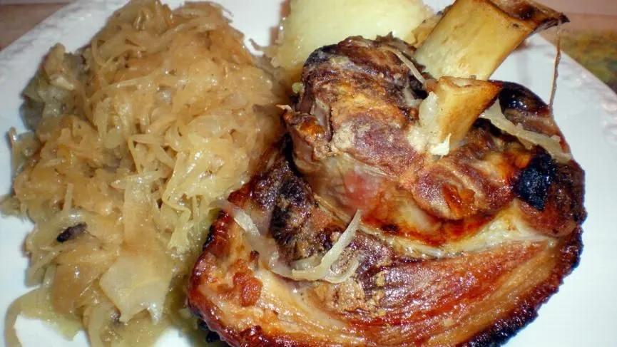 Grillhaxe aus dem Backofen - Rezept | DasKochrezept.de Schweinshaxe ...