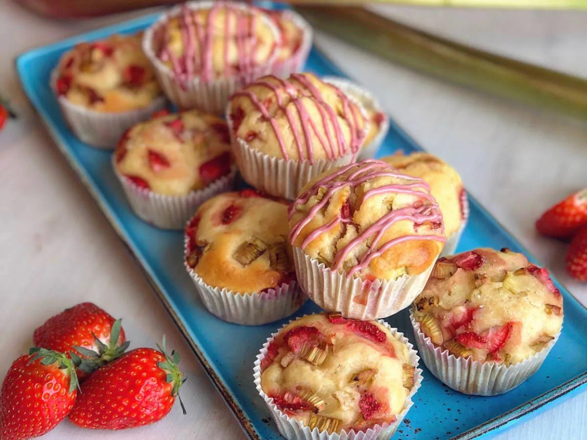 Erdbeer-Rhabarber-Muffins | Rezept | Kitchen Stories