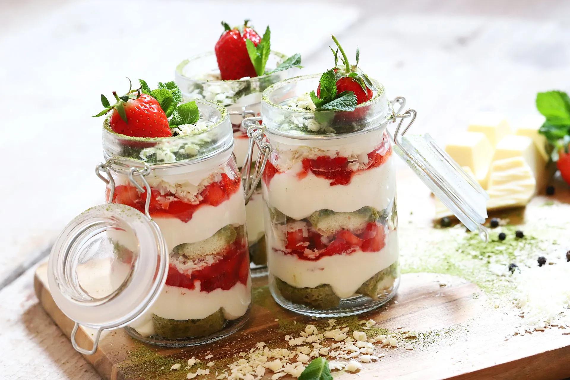 Das wohl beste Dessert ever – Erdbeer-Matcha-Tiramisu