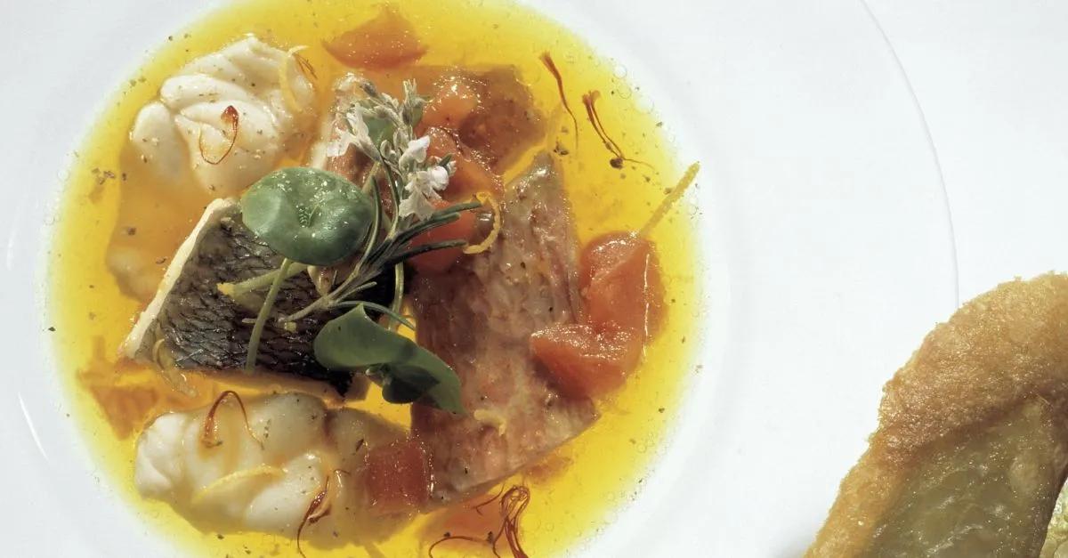 Französische Fischsuppe (Bouillabaisse) Rezept | EAT SMARTER