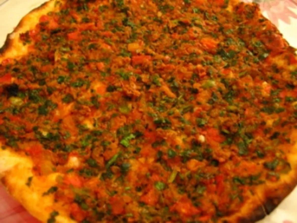 LiciousCorner: Türkische Pizza - Lahmacun - Rezept von fienchen09 ...