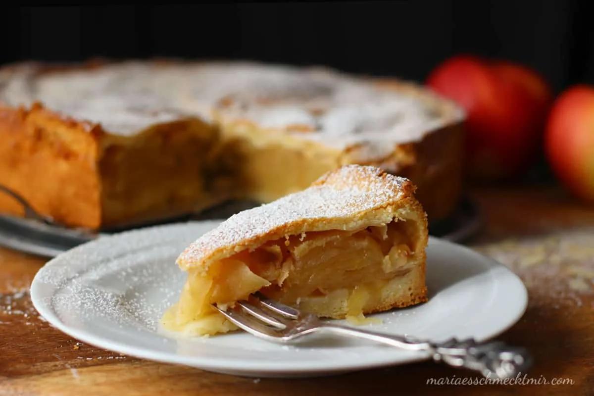 Omas gedeckter Apfelkuchen mit Mürbeteig - Maria, es schmeckt mir