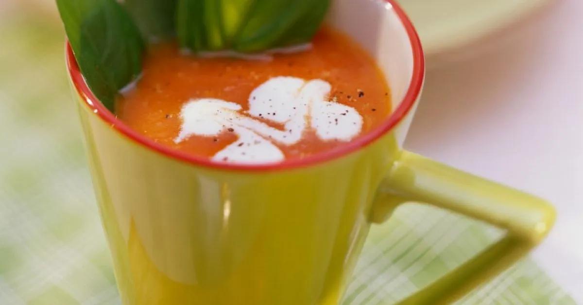 Tomatencremesuppe mit Basilikum Rezept | EAT SMARTER