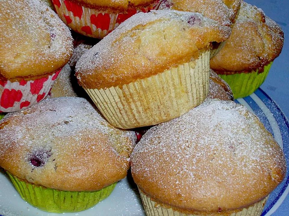 Weiße - Schokolade - Himbeer - Muffins von SylviaMaria | Chefkoch.de