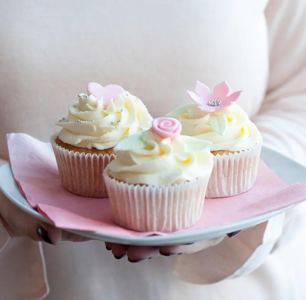 Dekoanleitung einfaches Vanille Cupcake Rezept mit Buttercreme