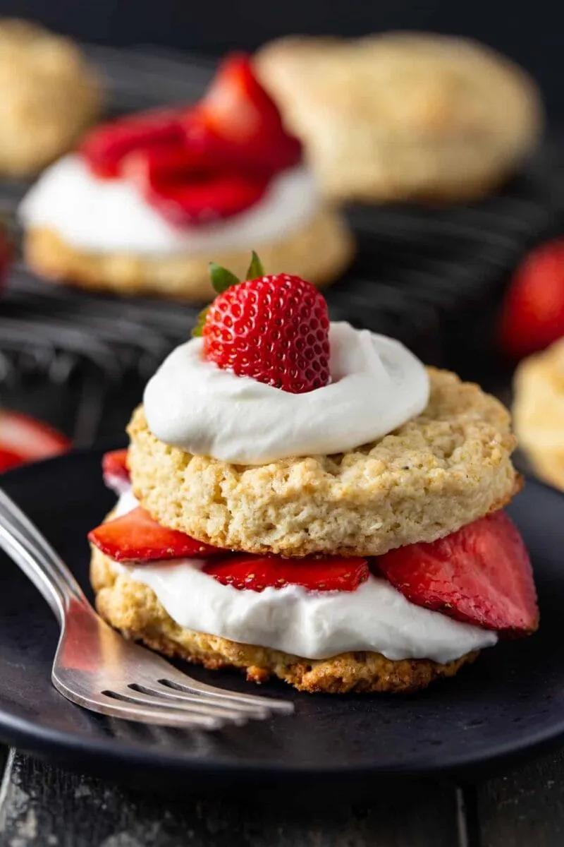 Easy Strawberry Shortcake Biscuits (the BEST summer dessert!)
