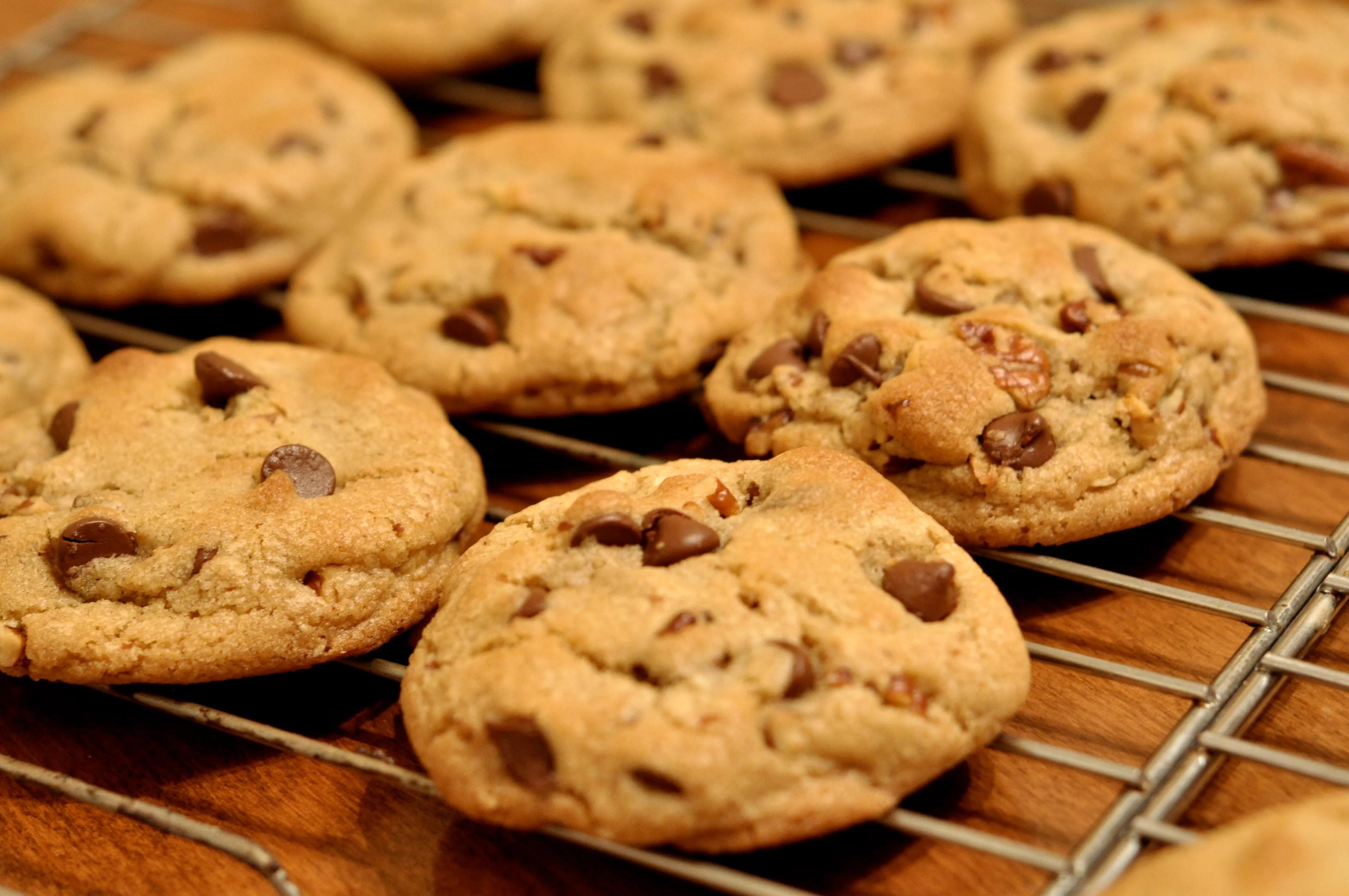 Chocolate Chip Cookies Images &amp; Pictures - Becuo