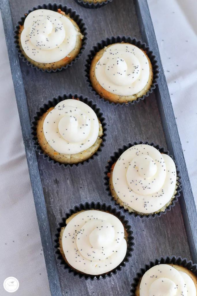 Zitronen-Mohn Cupcakes mit Frischkäse Frosting › sweet(s) like heaven