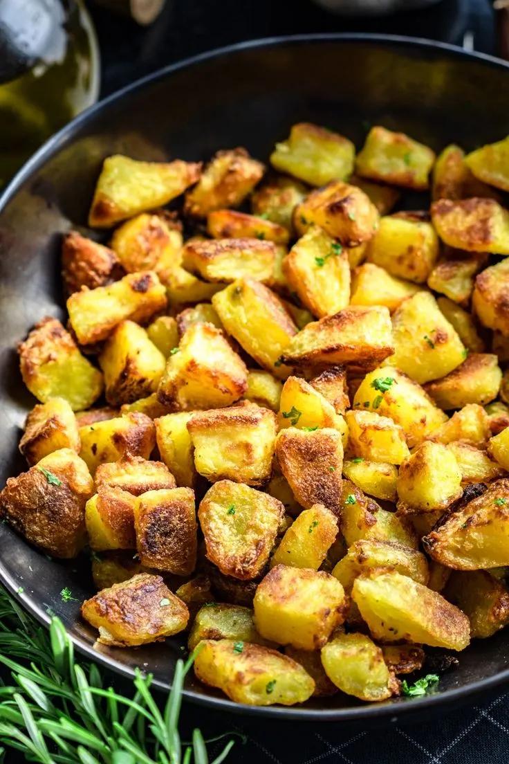 Knusprige Ofenkartoffeln in 2020 | Rezepte, Kochrezepte, Essen