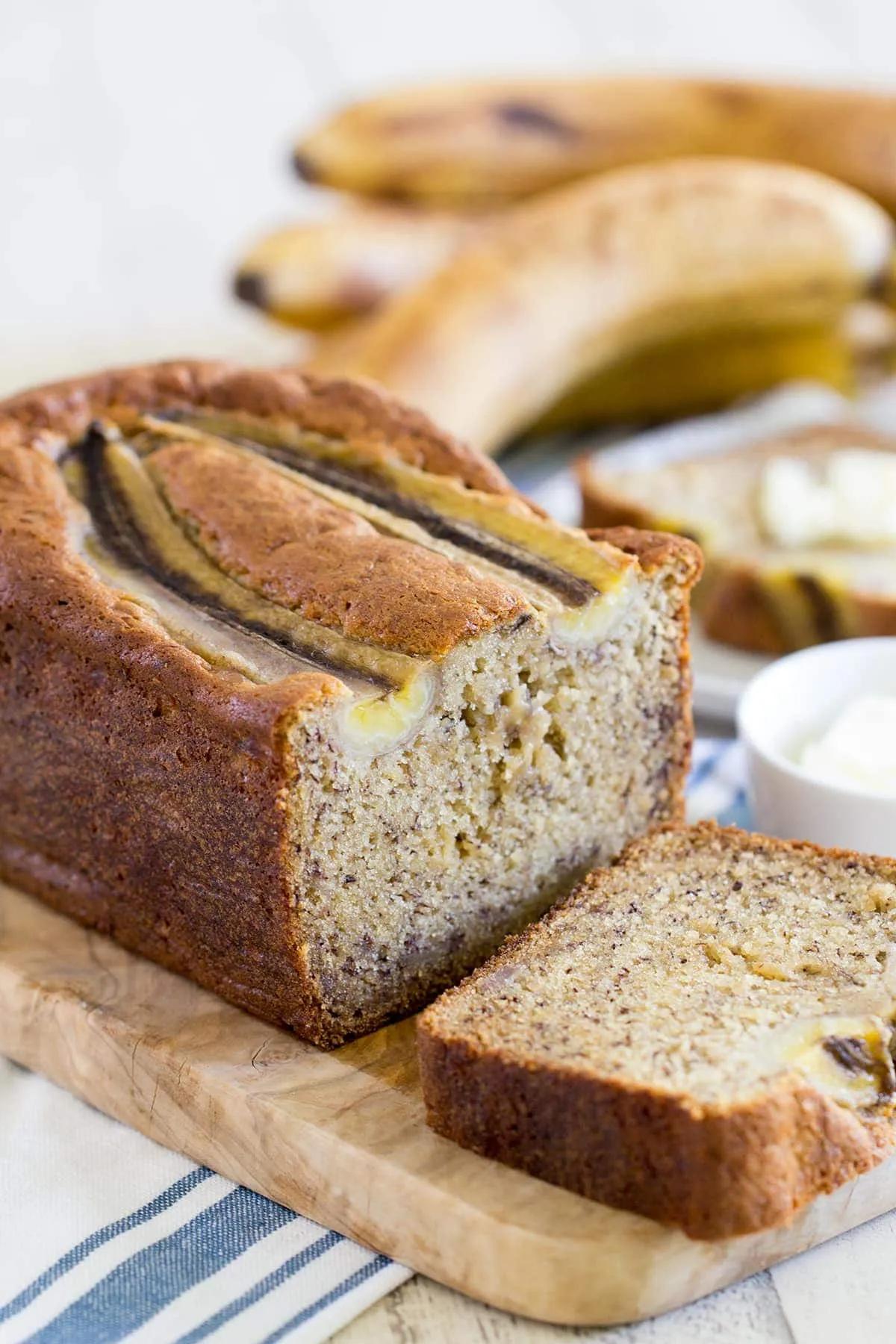 The Best Sour Cream Banana Bread - Freutcake