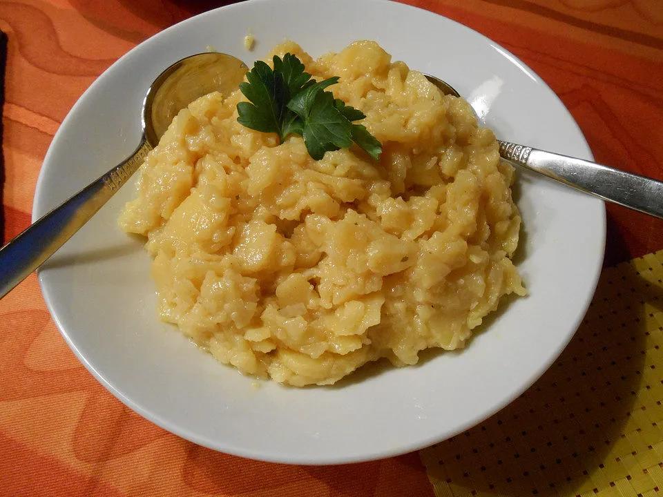 Kartoffelsalat, warm und ohne Mayonnaise von KariLa | Chefkoch