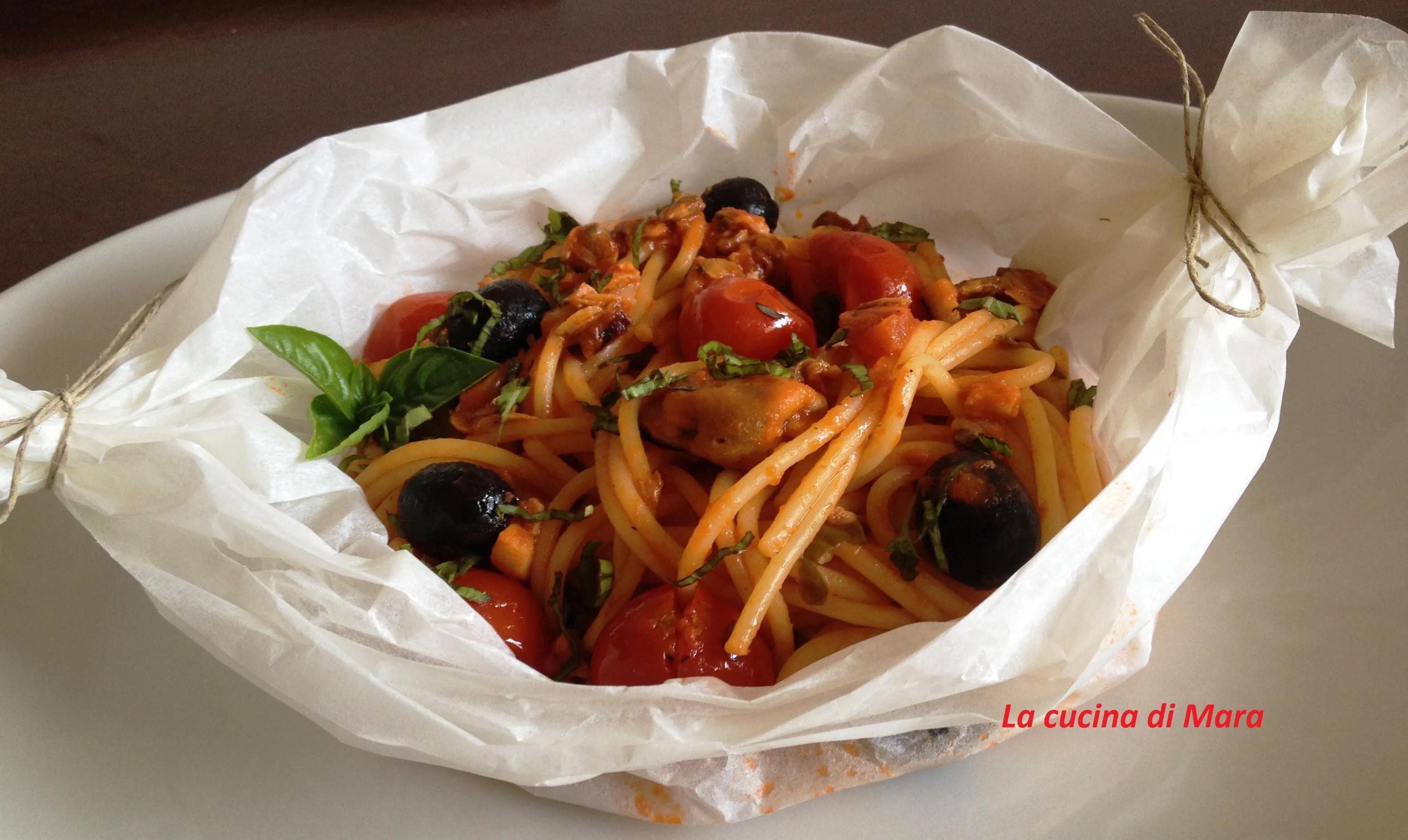 Spaghetti al cartoccio ai frutti di mare | La cucina di Mara