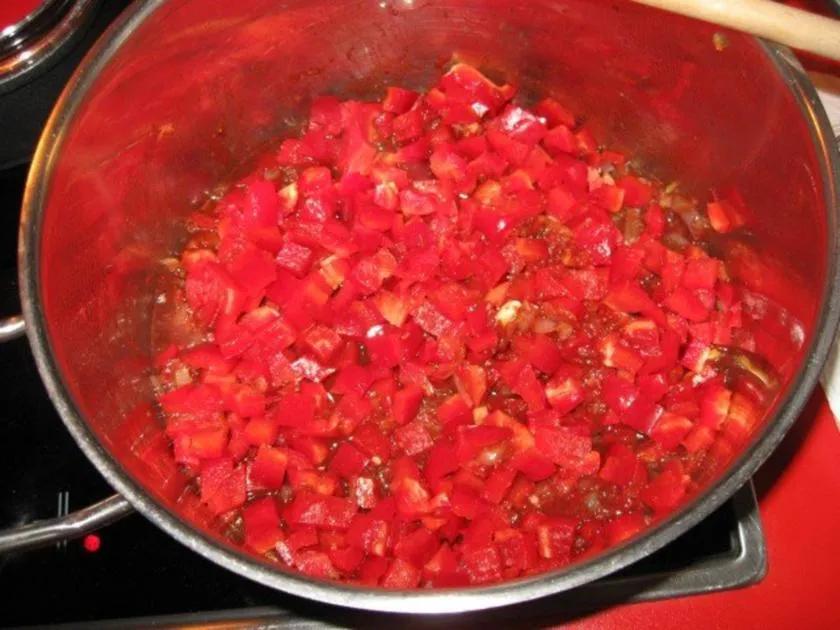 Tomaten - Paprika Sugo selbst gemacht - Rezept - kochbar.de
