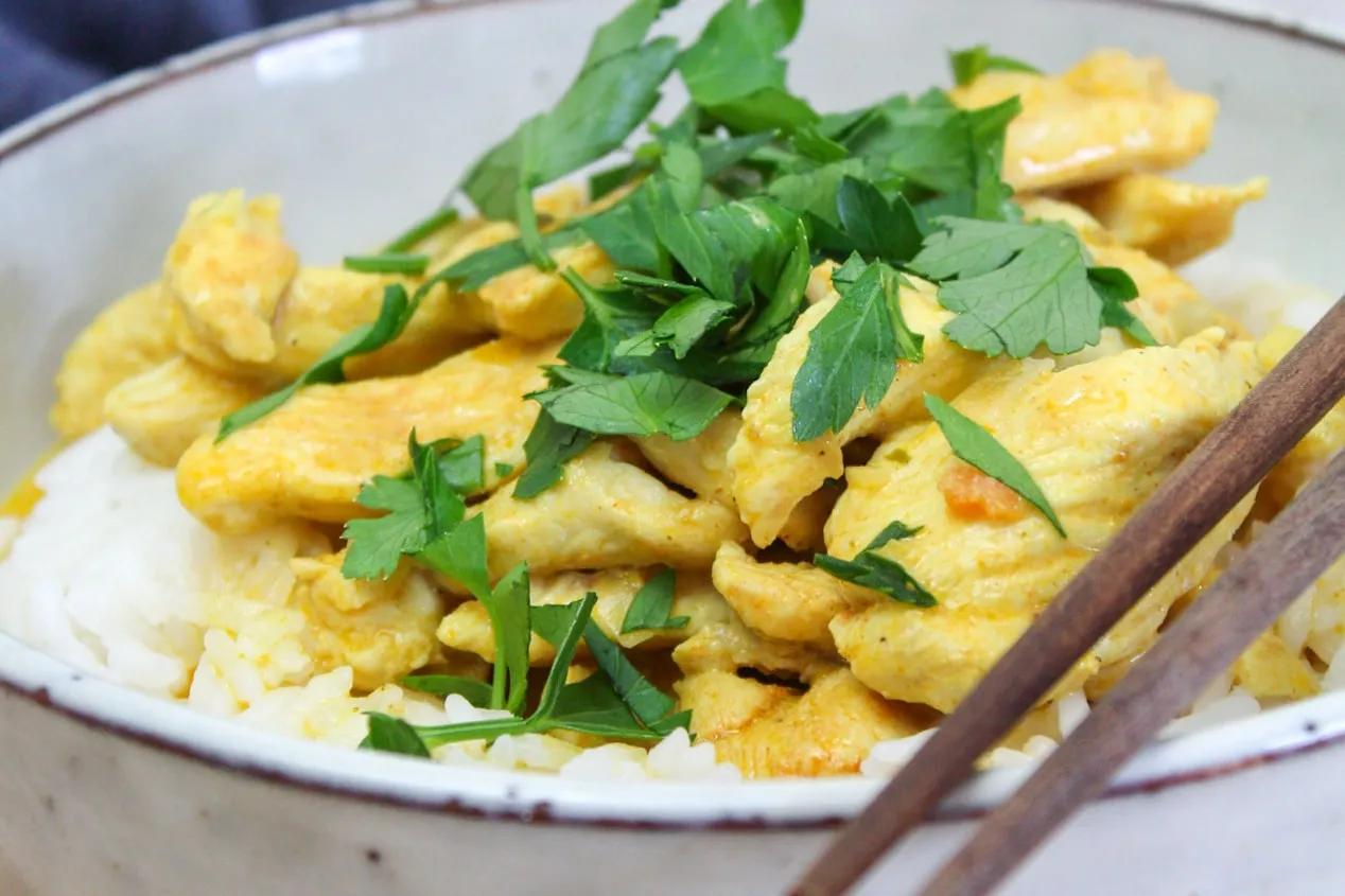 Hähnchen Curry mit Reis | kitchensplace