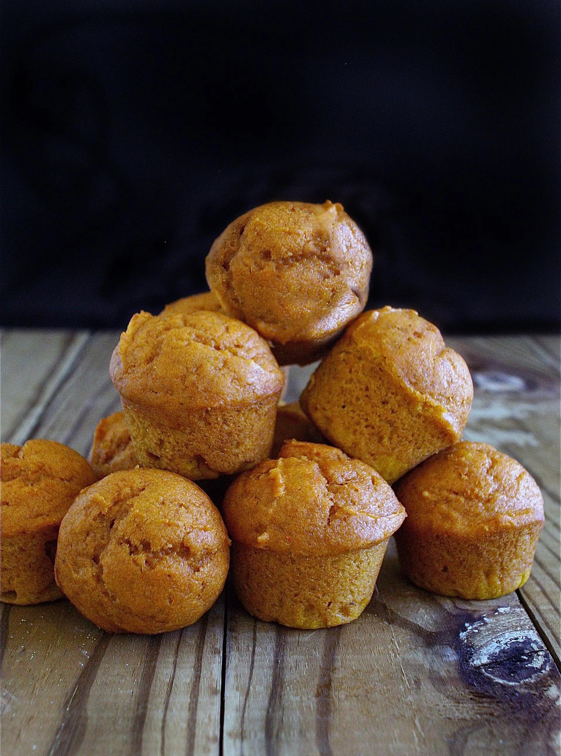 Mini Pumpkin Muffins - Deliciously Declassified | Mini pumpkin muffins ...