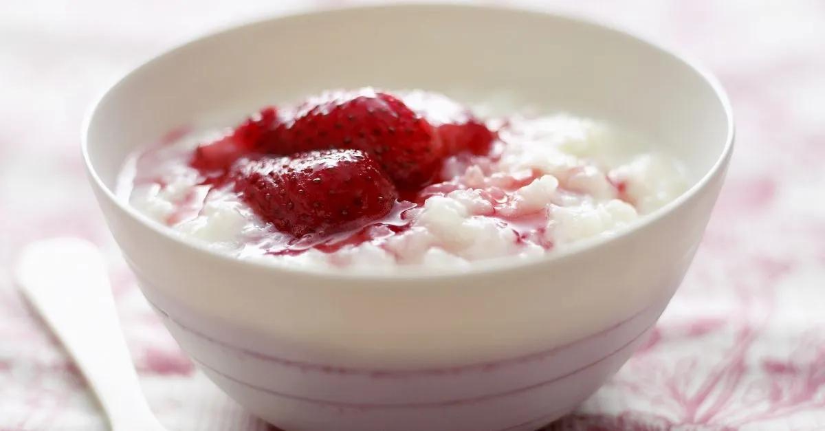 Milchreis mit Erdbeeren Rezept | EAT SMARTER