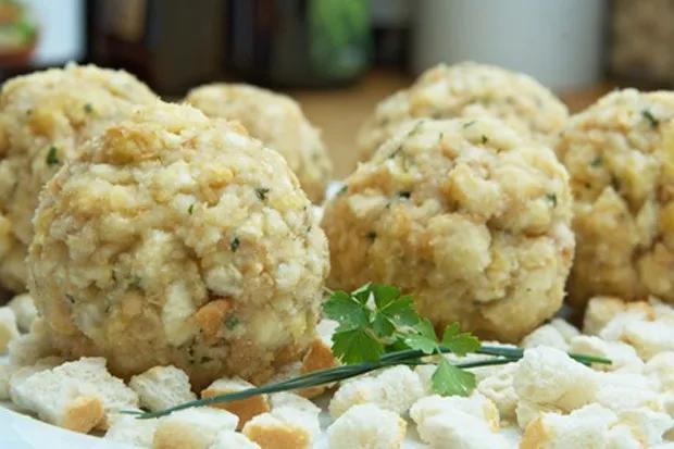 Einfache Semmelknödel - Rezept